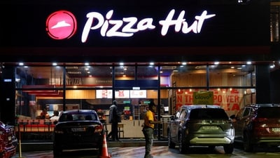 At the Pizza Hut outlet in Karad, the FDA found that separate ovens and pans were not being used to prepare vegetarian and non-vegetarian pizzas. (REUTERS/Representational Photo)