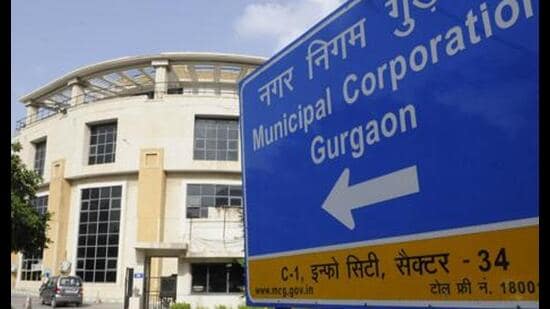 MCG officials said that the new door-to-door waste collection contract, currently in process, will deploy around 854 vehicles across the city. (HT)