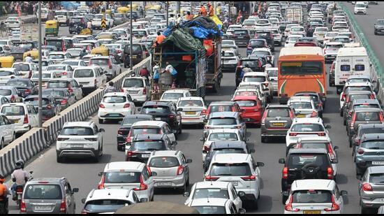 Remove pre-ride tipping prompts, government directs ride-hailing aggregators