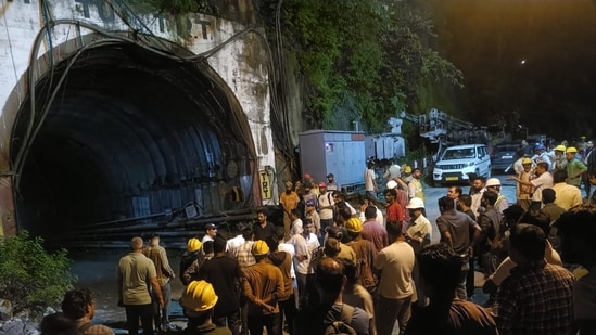 Police said the incident was reported at 7 pm on Thursday after debris and water entered the tunnel. (HT Photo)