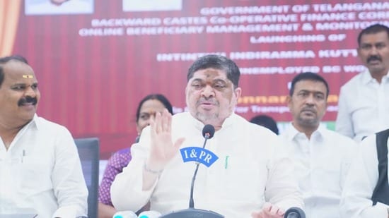 ఇంటింటా ఇందిరమ్మ కుట్టు మిషన్ల పథకం ప్రారంభం
