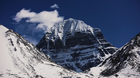 Why is Mount Kailash called the Greatest Mystical Library, according to Sadhguru?