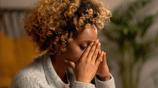 Simple questions to ask yourself every week for an emotional check-in. (Pexel)