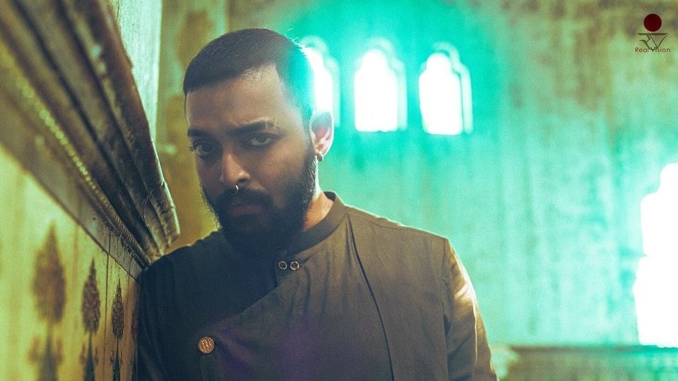 ‘আলুর দোষ’ নিয়ে চর্চা শুরু সৌরভের