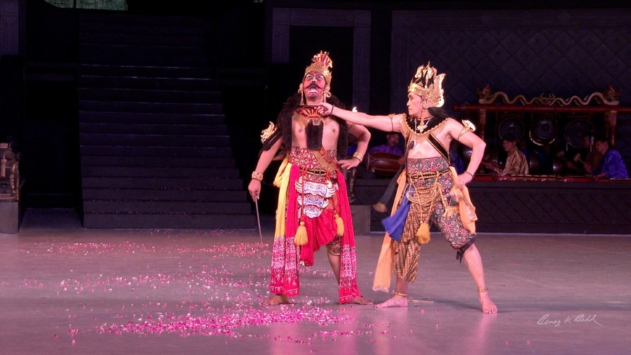 Ravana being killed (Photograph: Benoy K Behl) Ravana being killed (Photograph: Benoy K Behl)