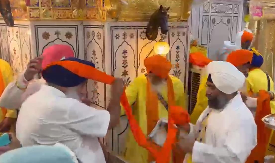 Sukhbir Singh Badal was offered a siropa by the head priests at Sachkhand Nanded Sahib, the main gurdwara in Nanded and one of the five temporal seats of the Sikhs. (HT) Sukhbir Singh Badal was offered a siropa by the head priests at Sachkhand Nanded Sahib, the main gurdwara in Nanded and one of the five temporal seats of the Sikhs. (HT)