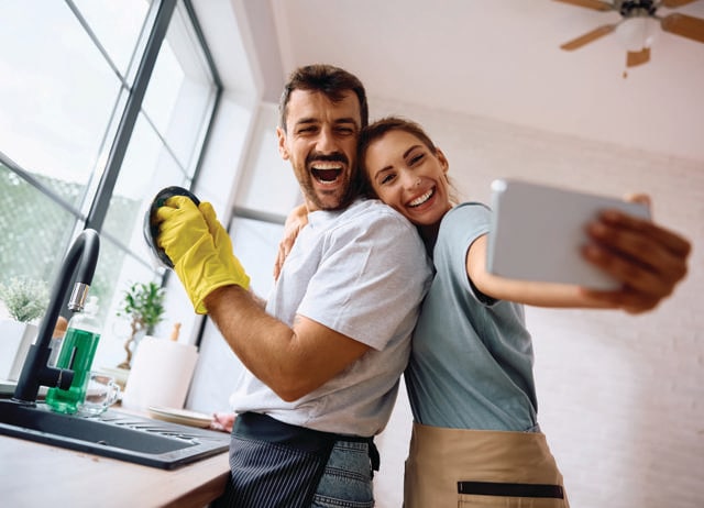 We’re obsessed with less-than-perfect videos of people deep-cleaning their kitchen, mess and all. (SHUTTERSTOCK) We’re obsessed with less-than-perfect videos of people deep-cleaning their kitchen, mess and all. (SHUTTERSTOCK)
