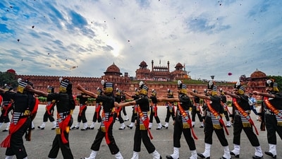 A huge crowd accumulates at Delhi's Red Fort or Lal Quila every year to witness the annual event in person. (Raj K Raj/Hindustan Times) A huge crowd accumulates at Delhi's Red Fort or Lal Quila every year to witness the annual event in person. (Raj K Raj/Hindustan Times)
