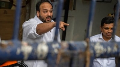 NCP's Zeeshan Siddique arrived at Bandra West Police Station to file a complaint after allegedly receiving two death threats recently. (Satish Bate/HT) NCP's Zeeshan Siddique arrived at Bandra West Police Station to file a complaint after allegedly receiving two death threats recently. (Satish Bate/HT)
