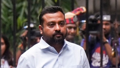 অভিষেক বন্দ্যোপাধ্যায়ের আপ্তসহায়ক সুমিত রায়ের গ্রেফতারির উপর আপাতত নিষেধাজ্ঞা বহাল রাখল সুপ্রিম কোর্ট। (PTI) অভিষেক বন্দ্যোপাধ্যায়ের আপ্তসহায়ক সুমিত রায়ের গ্রেফতারির উপর আপাতত নিষেধাজ্ঞা বহাল রাখল সুপ্রিম কোর্ট। (PTI)
