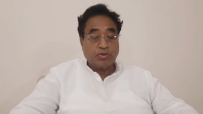 নেতাজিকে নিয়ে নিজের বক্তব্যের জন্য প্রকাশ্যে দুঃখপ্রকাশ করেছেন অনন্ত মহারাজ। নেতাজিকে নিয়ে নিজের বক্তব্যের জন্য প্রকাশ্যে দুঃখপ্রকাশ করেছেন অনন্ত মহারাজ।
