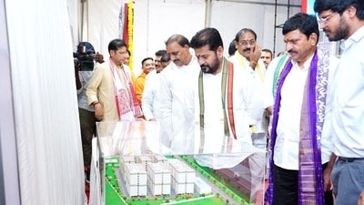 ఇందిరమ్మ ఇండ్లు టవర్స్ నిర్మాణం ప్రారంభించిన సీఎం ఇందిరమ్మ ఇండ్లు టవర్స్ నిర్మాణం ప్రారంభించిన సీఎం
