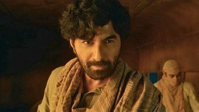 দু-বছর পর বক্স অফিসে জিৎ, প্রথম দিন দেবের ধূমকেতুকে টেক্কা দিল ‘কেউ বলে বিপ্লবী কেউ ডাকাত’? দু-বছর পর বক্স অফিসে জিৎ, প্রথম দিন দেবের ধূমকেতুকে টেক্কা দিল ‘কেউ বলে বিপ্লবী কেউ ডাকাত’?