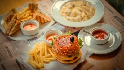 These foods may increase food poisoning risk during monsoon. These foods may increase food poisoning risk during monsoon.