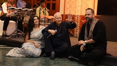 L-R: Shinjini Kulkarni, Pt Sajan Mishra and Swaransh Mishra (Photos: Manoj Verma/HT)