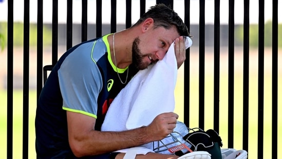 A hot day indeed for Aussie bowlers!
