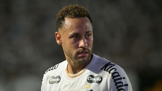 Neymar gestures during the first leg of the Copa Sudamericana round of 16 football match between Santos and Macara. (AFP)