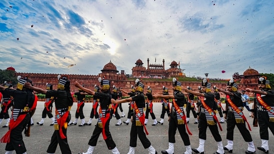 A huge crowd accumulates at Delhi's Red Fort or Lal Quila every year to witness the annual event in person. (Raj K Raj/Hindustan Times)