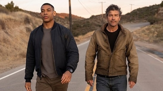 Aaron Pierre and Kyle Chandler