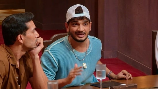 Munawar Faruqui received the most number of votes in the first circle of shaq.
