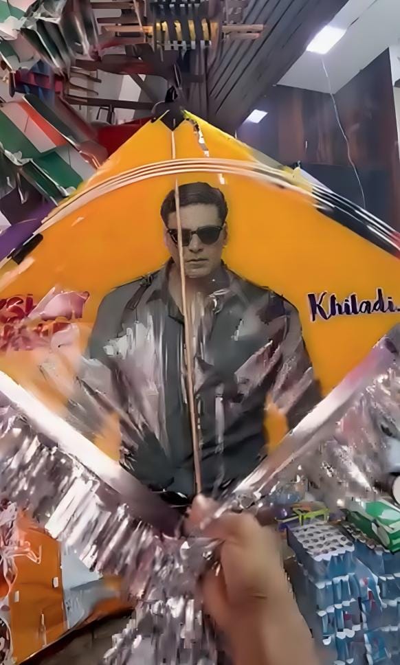 Actor Akshay Kumar’s khiladi charm continues to make a sky-high appearance with this kite design Price: ₹50/piece. Actor Akshay Kumar’s khiladi charm continues to make a sky-high appearance with this kite design Price: ₹50/piece.