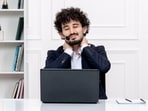 Desk workers, take note: this could be the hidden cause of your back and knee pain. (Freepik) Desk workers, take note: this could be the hidden cause of your back and knee pain. (Freepik)
