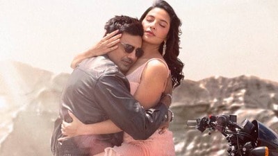 শুভশ্রীর বুকে মাথা রাখল দেব! ‘তোমায়-আমায় করা যাবে না আলদা’, লাদাঘে জমল প্রেম শুভশ্রীর বুকে মাথা রাখল দেব! ‘তোমায়-আমায় করা যাবে না আলদা’, লাদাঘে জমল প্রেম