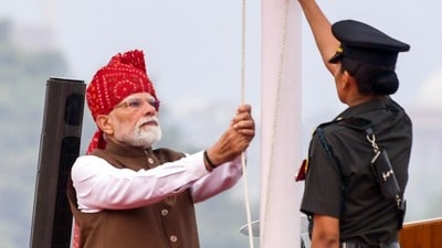 রাজনীতিতে মহিলাদের অংশগ্রহণ আরও বাড়ানোর আহ্বান জানালেন প্রধানমন্ত্রী নরেন্দ্র মোদী। (Rahul Singh) রাজনীতিতে মহিলাদের অংশগ্রহণ আরও বাড়ানোর আহ্বান জানালেন প্রধানমন্ত্রী নরেন্দ্র মোদী। (Rahul Singh)