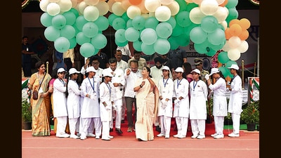 Delhi Chief Minister Rekha Gupta releases tri-coloured balloons during the 80th Independence Day celebrations at Chhatrasal Stadium, in New Delhi, India, on Saturday. (Ishant Chauhan/Hindustan Times) Delhi Chief Minister Rekha Gupta releases tri-coloured balloons during the 80th Independence Day celebrations at Chhatrasal Stadium, in New Delhi, India, on Saturday. (Ishant Chauhan/Hindustan Times)