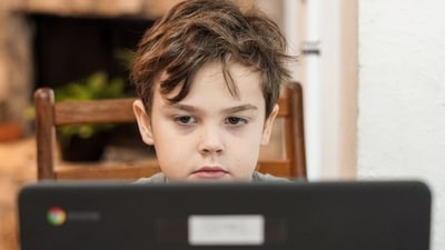 Read more to find out practical tips to reduce your child's screen time addiction. (Unsplash) Read more to find out practical tips to reduce your child's screen time addiction. (Unsplash)