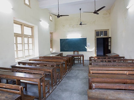 ఏపీ స్కూళ్లలో ఉద్యోగాలు