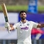 <p>శ్రీలంకతో ఫస్ట్ టెస్టులో కర్ణాటక బ్యాటర్ దేవ్‌ద‌త్ ప‌డిక్క‌ల్‌ సత్తాచాటాడు. 178 బంతుల్లో 131 పరుగులు చేశాడు. ఇందులో 12 ఫోర్లు, ఓ సిక్సర్ ఉన్నాయి. </p>