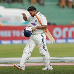 Seriously, that was a nothing shot from Rishabh Pant.