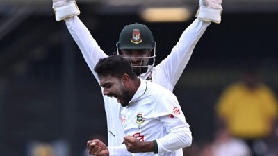 সিরিজের প্রথম টেস্টে প্যাট কামিন্সের অস্ট্রেলিয়াকে ৯ উইকেটে হারিয়ে দুই ম্যাচের সিরিজে ১-০ ব্যবধানে এগিয়ে গেল নাজমুল হোসেন শান্তর দল। (AFP)