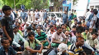 His family and several sanitation workers gathered at LBS Hospital and protested, demanding justice and a government job for Anil’s elder brother. (Arvind Yadav/HT PHOTO) His family and several sanitation workers gathered at LBS Hospital and protested, demanding justice and a government job for Anil’s elder brother. (Arvind Yadav/HT PHOTO)