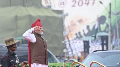 Prime Minister Narendra Modi inspects the guard of honour during the Independence Day celebrations at the Red Fort. (HT Photos) Prime Minister Narendra Modi inspects the guard of honour during the Independence Day celebrations at the Red Fort. (HT Photos)