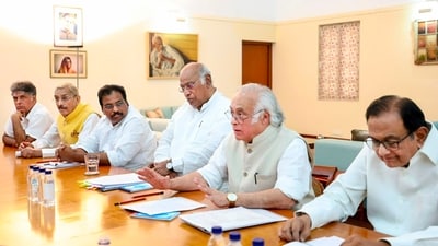 Modi's 'dimaagi naxal' remark set off a political slugfest with Congress leaders labelling the new terminology a “sure sign of desperation. (In picture: Congress President and Rajya Sabha LoP Mallikarjun Kharge with party MPs P Chidambaram, Jairam Ramesh, Pramod Tiwari and Manish Tewari and others) (PTI) Modi's 'dimaagi naxal' remark set off a political slugfest with Congress leaders labelling the new terminology a “sure sign of desperation. (In picture: Congress President and Rajya Sabha LoP Mallikarjun Kharge with party MPs P Chidambaram, Jairam Ramesh, Pramod Tiwari and Manish Tewari and others) (PTI)