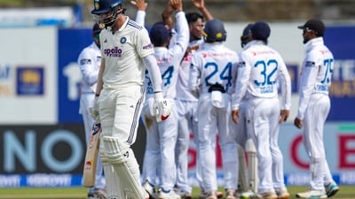 India had high hopes from KL Rahul but he could only add five runs to his yesterday's 77. (PTI) India had high hopes from KL Rahul but he could only add five runs to his yesterday's 77. (PTI)
