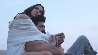 Kiara Advani and Yash in a still from Tabaahi song from Toxic.
