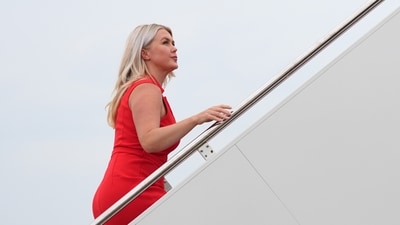 Karoline Leavitt’s resignation has drawn fresh attention after Iran linked her exit to claims surrounding Trump’s reported “decoy plane” operation. (AP Photo/Julia Demaree Nikhinson) Karoline Leavitt’s resignation has drawn fresh attention after Iran linked her exit to claims surrounding Trump’s reported “decoy plane” operation. (AP Photo/Julia Demaree Nikhinson)