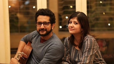 জন্মদিনে পিয়াকে ভালোবাসার ভরালেন পরমব্রত