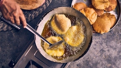 Read more to find out Dr London's recommendation for a healthier cooking oil. (Unsplash) Read more to find out Dr London's recommendation for a healthier cooking oil. (Unsplash)