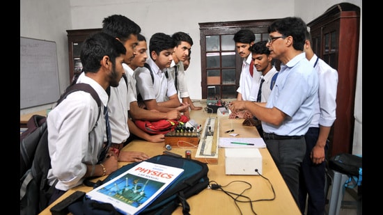 Students who reached the final stage of the selection but could not make it to the list will be offered educational visits. (REPRESENTATIVE PIC)