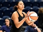 Azzi Fudd initially experienced knee soreness on Aug. 7 while going through pregame warmups.