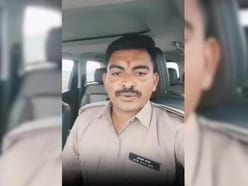 ২০২৯-র ভোটে PM মোদীর সমর্থনে চাকরি ছাড়লেন গুজরাটের পুলিশকর্মী
