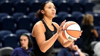 Azzi Fudd initially experienced knee soreness on Aug. 7 while going through pregame warmups. (Getty Images via AFP) Azzi Fudd initially experienced knee soreness on Aug. 7 while going through pregame warmups. (Getty Images via AFP)