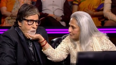 Jaya Bachchan with Amitabh Bachchan on the set of Kaun Banega Crorepati. Jaya Bachchan with Amitabh Bachchan on the set of Kaun Banega Crorepati.