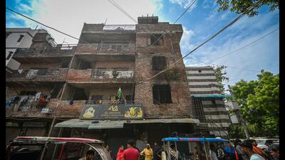 The victims were rushed to Guru Gobind Singh Hospital, where doctors declared them dead on arrival, police said (Hindustan Times) The victims were rushed to Guru Gobind Singh Hospital, where doctors declared them dead on arrival, police said (Hindustan Times)