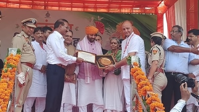 Haryana Chief Minister honours top performing PM SHRI and Model Sanskriti Senior Secondary Schools during Independence Day celebrations. Haryana Chief Minister honours top performing PM SHRI and Model Sanskriti Senior Secondary Schools during Independence Day celebrations.