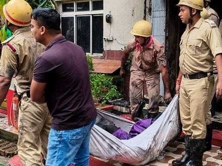 ধ্রুব সাহা সরাসরি পূর্বতন সরকারের আমলে তৈরি তারাপীঠ রামপুরহাট উন্নয়ন পর্ষদের ভূমিকা নিয়ে প্রশ্ন তোলেন।